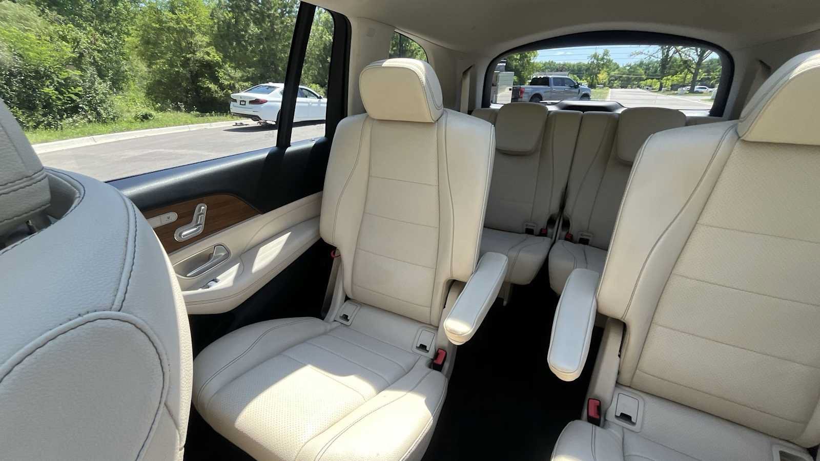 Used 2022 Mercedes-Benz GLS 450 4MATIC image 32