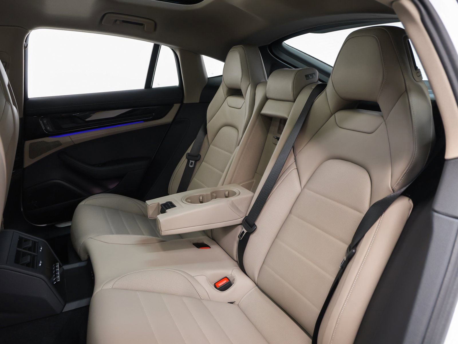 Used 2025 Porsche Panamera 4 AWD/4WD image 40
