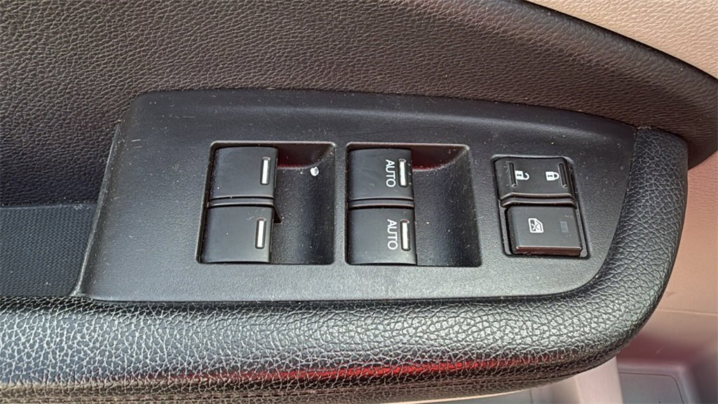 Used 2017 Honda Pilot Touring image 19