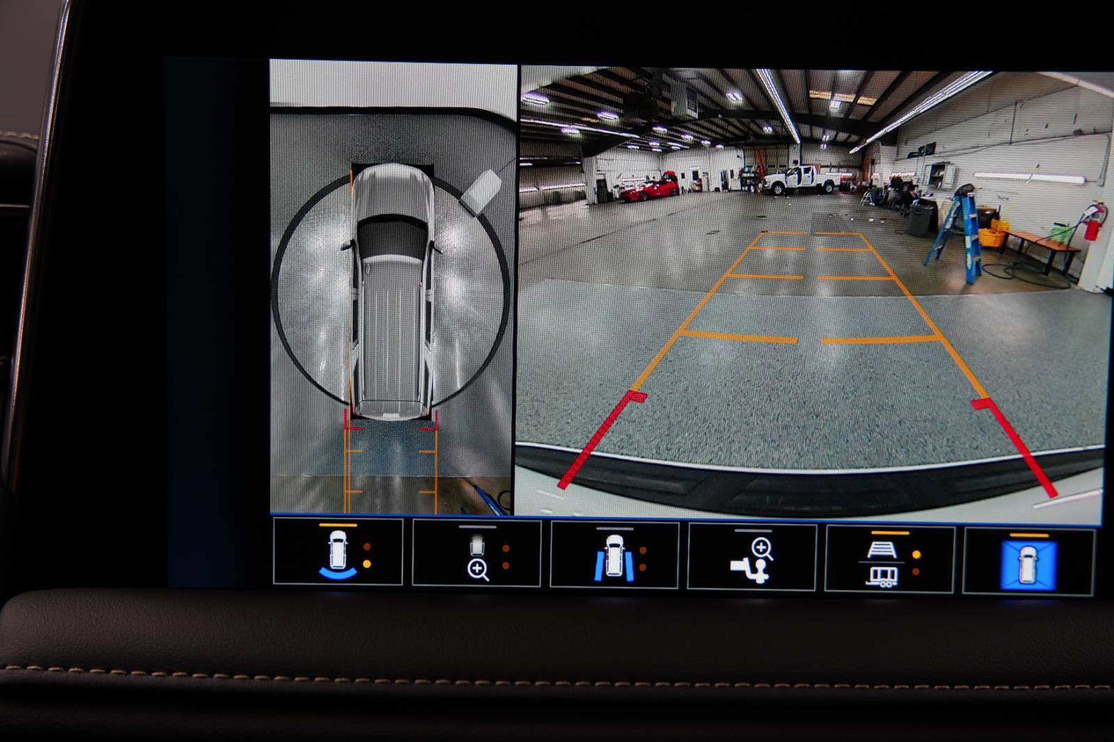 Used 2024 Chevrolet Suburban Premier w/ Premium Package image 39