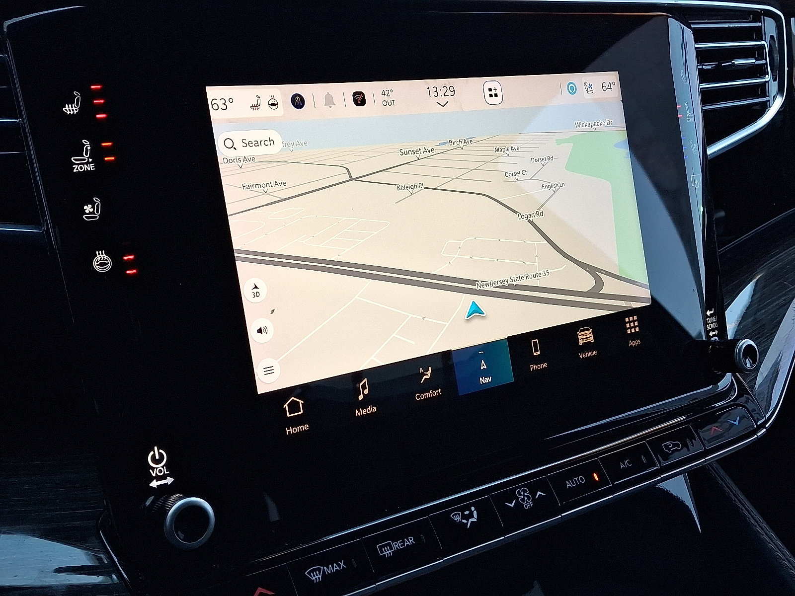 Certified 2022 Jeep Wagoneer Series III w/ Flexible Seating Group AWD/4WD image 17