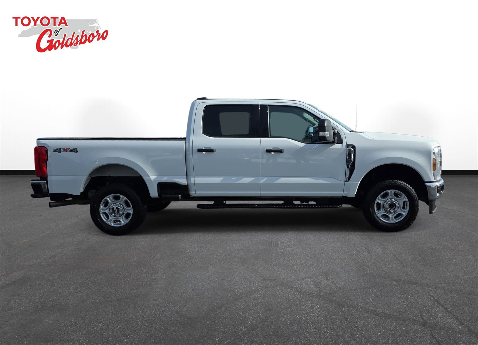 Used 2025 Ford F250 XLT image 4