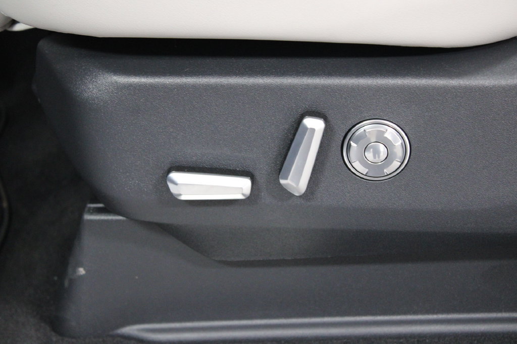 New 2026 Lincoln Navigator L Reserve AWD/4WD image 23