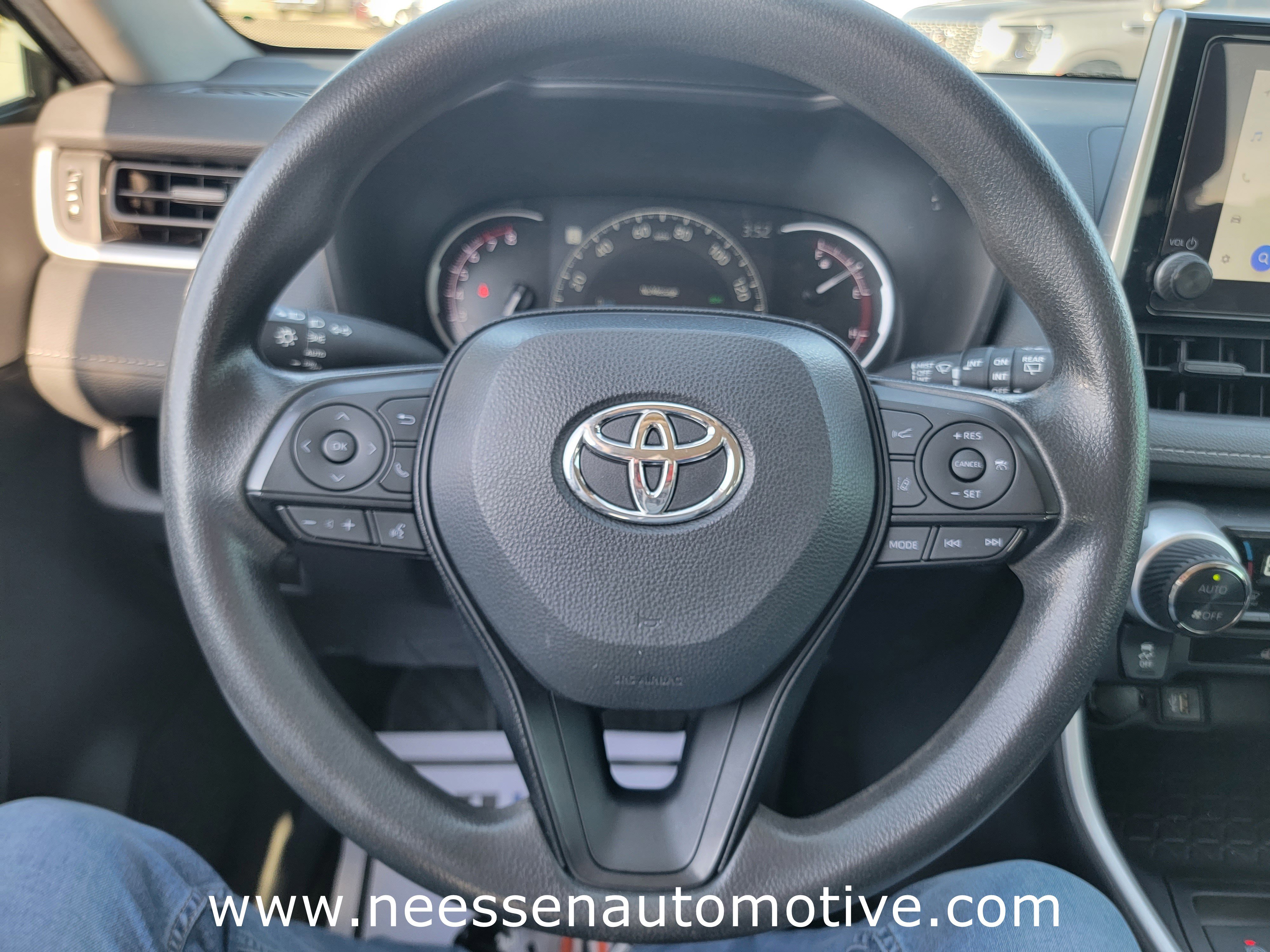 Used 2024 Toyota RAV4 XLE image 20