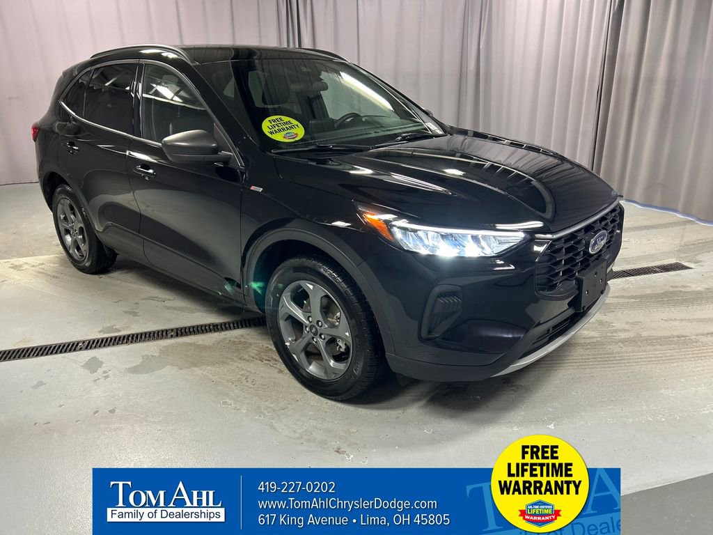 Used 2025 Ford Escape ST-Line image 1
