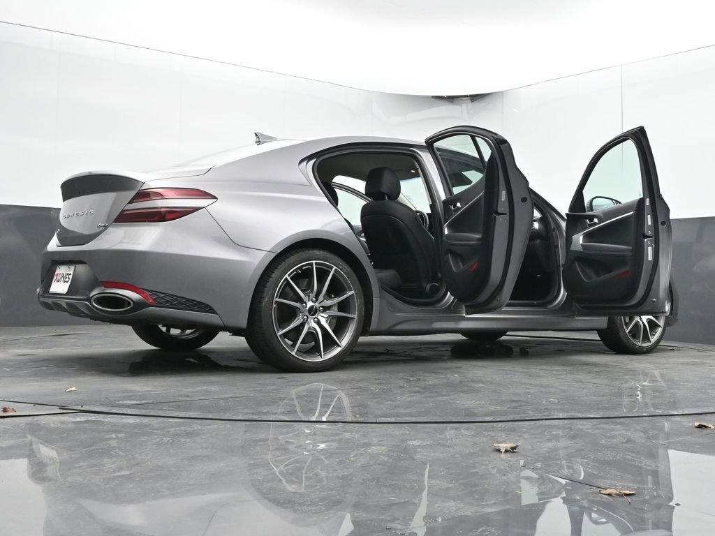 Used 2025 Genesis G70 2.5T image 70