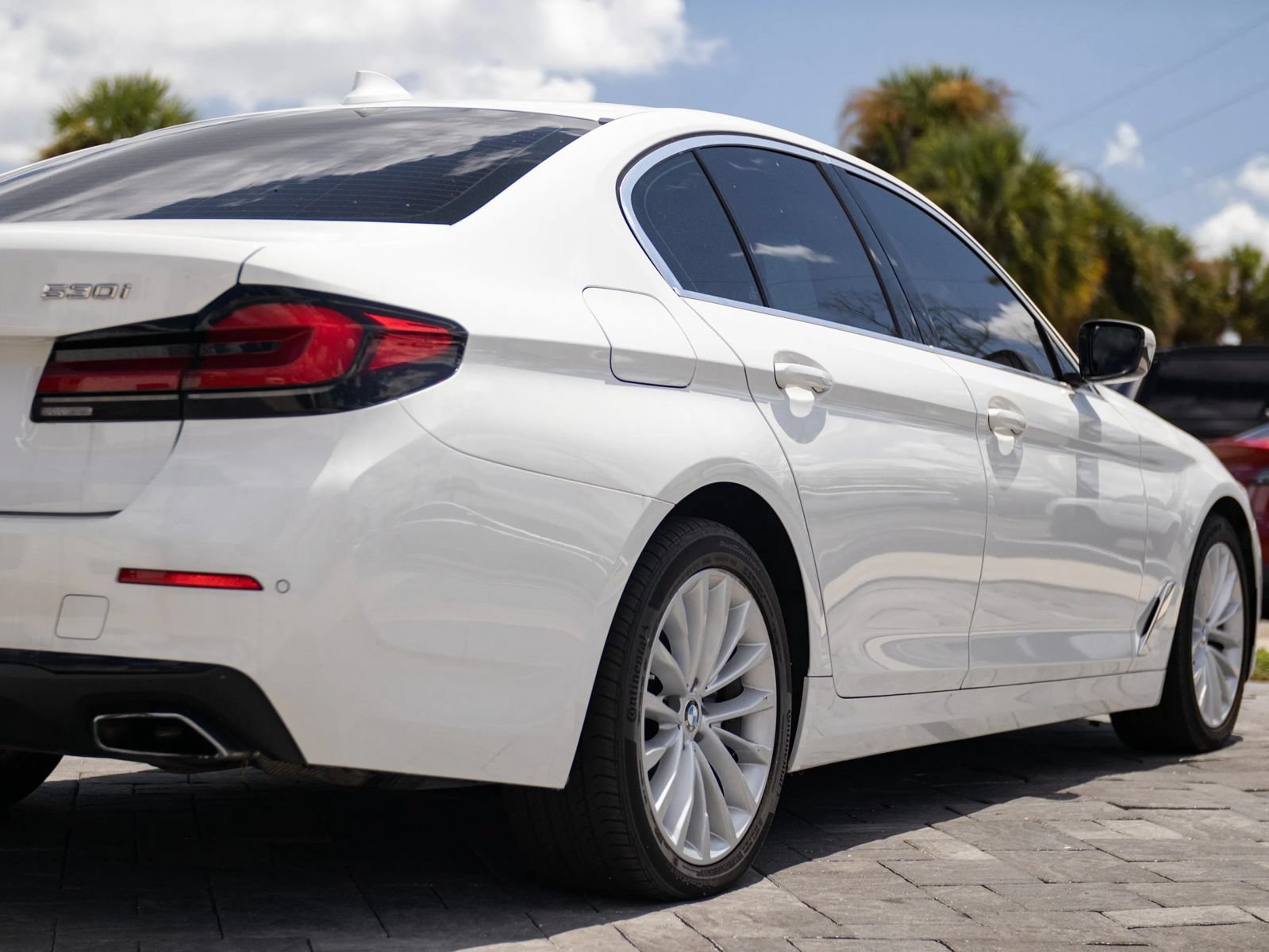 Used 2021 BMW 530i xDrive w/ Convenience Package AWD/4WD image 14