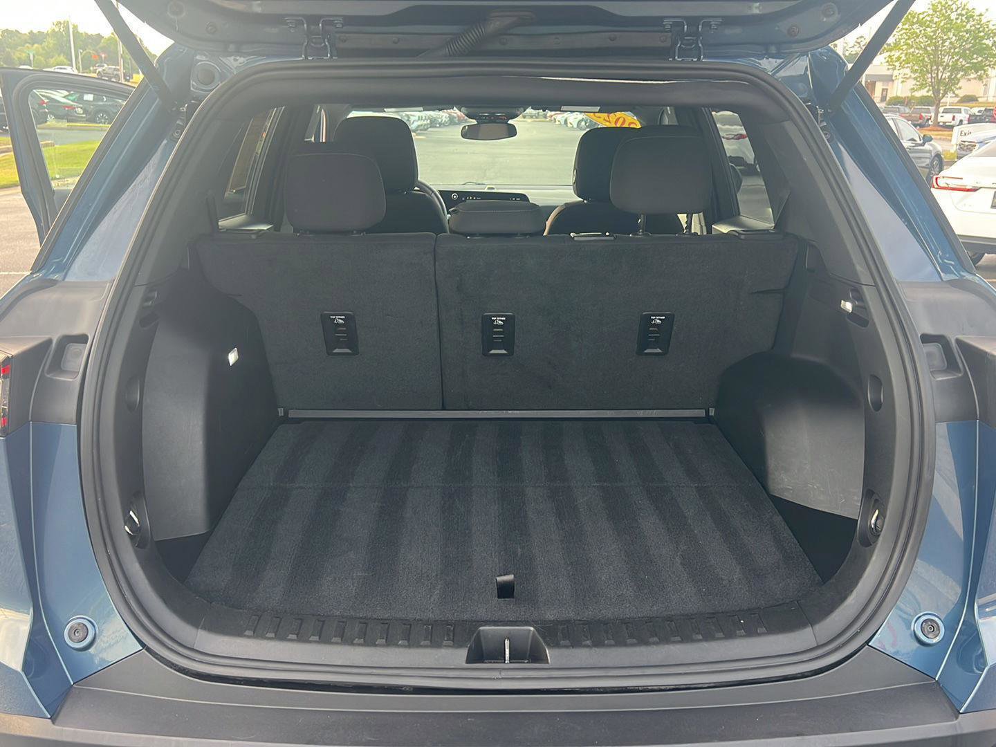 Used 2025 Chevrolet Equinox LT FWD image 33