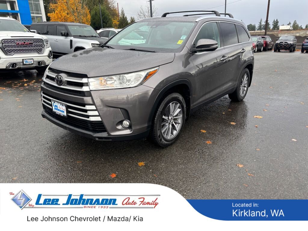 Used 2019 Toyota Highlander XLE image 1
