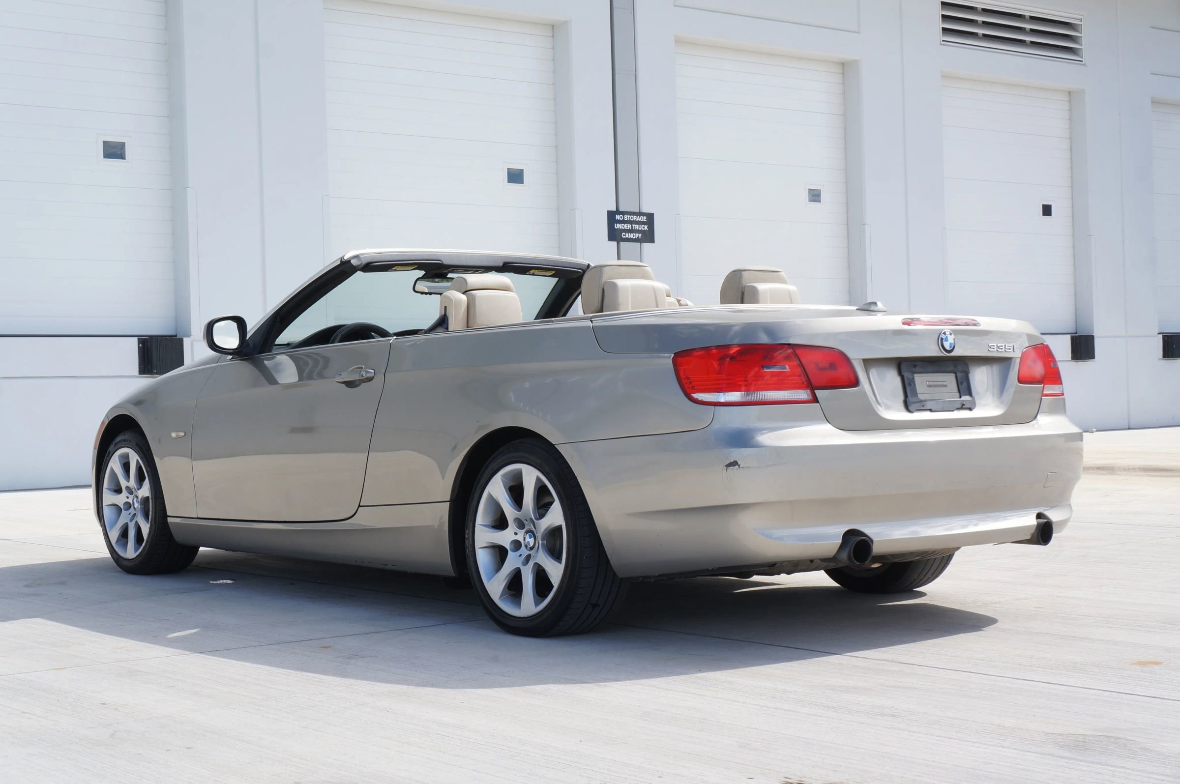 Used 2010 BMW 335i Convertible image 11