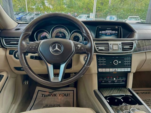 Used 2016 Mercedes-Benz E 400 Sedan w/ Lighting Package image 11