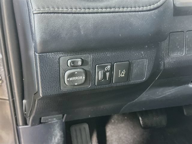 Used 2017 Toyota RAV4 XLE w/ All Weather Liner Package AWD/4WD image 25