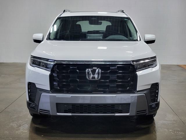 Certified 2026 Honda Pilot Touring image 3