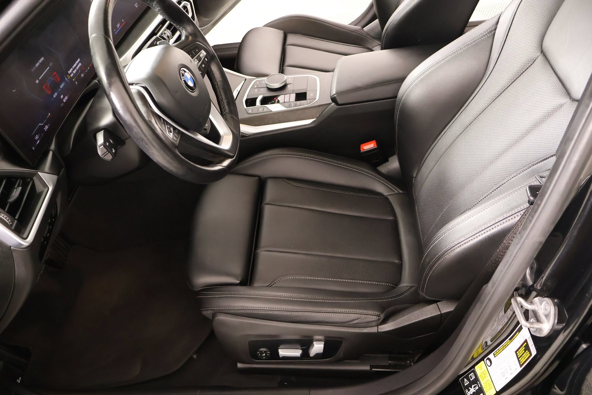 Used 2023 BMW 330i xDrive Sedan AWD/4WD image 12