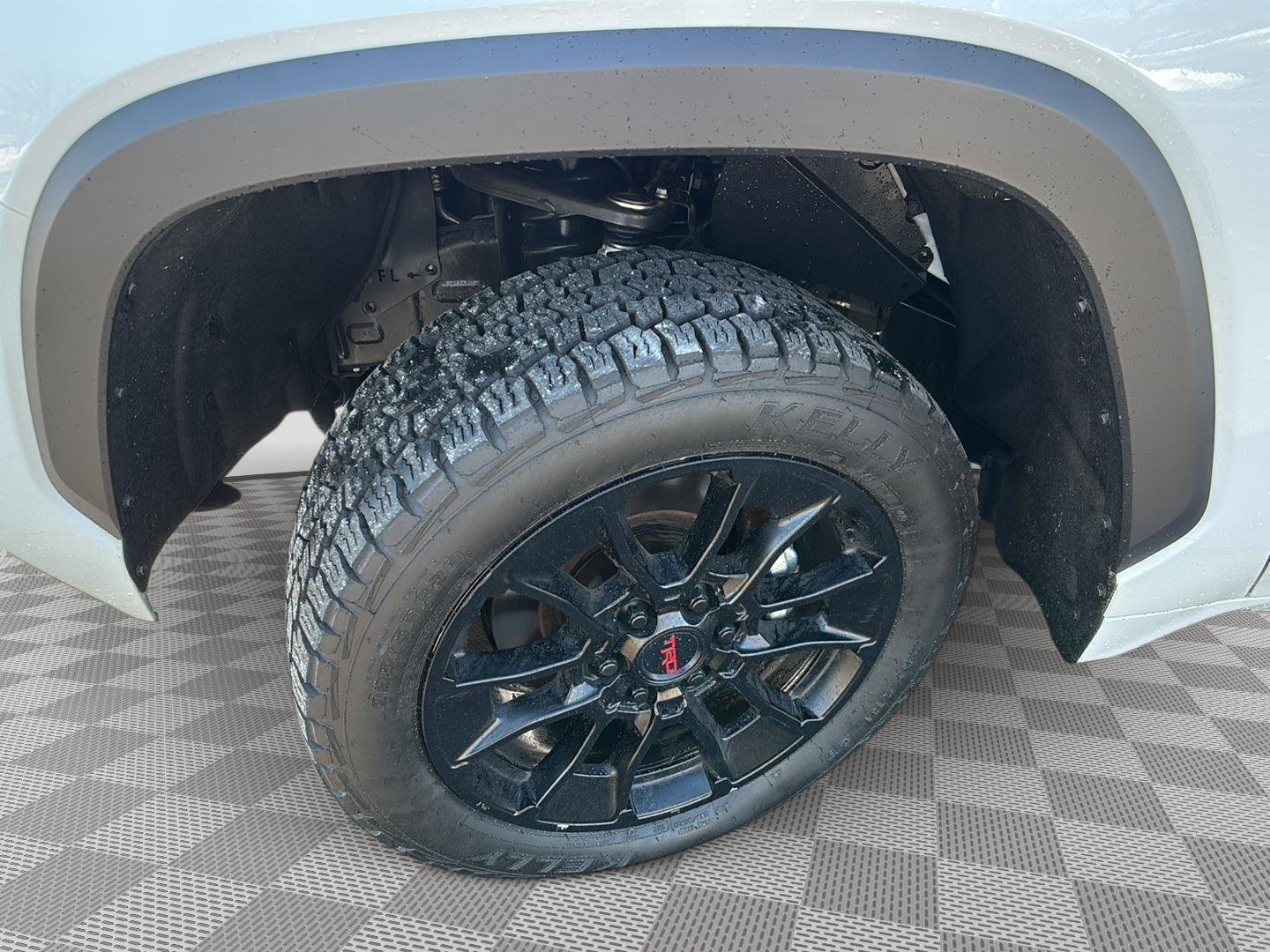 Used 2023 Toyota Tundra SR5 w/ SR5 Convenience Package AWD/4WD image 5