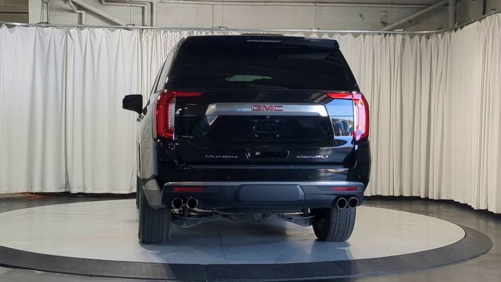 Used 2023 GMC Yukon Denali AWD/4WD image 9