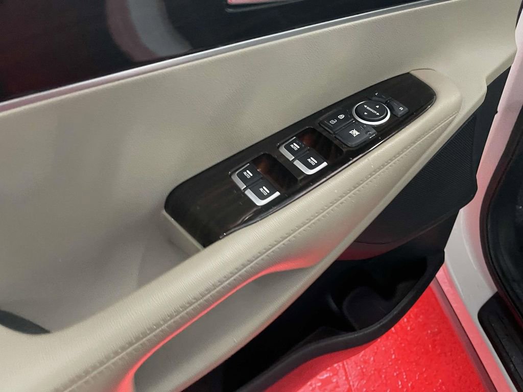 Used 2020 Kia Sorento LX image 27