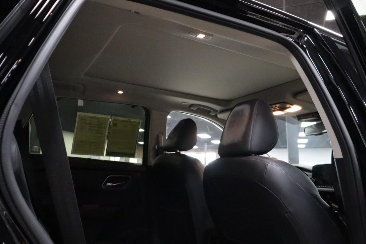 Used 2023 Nissan Rogue Platinum w/ Platinum Premium Package image 23