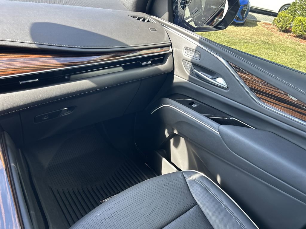 Certified 2024 Cadillac Escalade Premium Luxury image 16