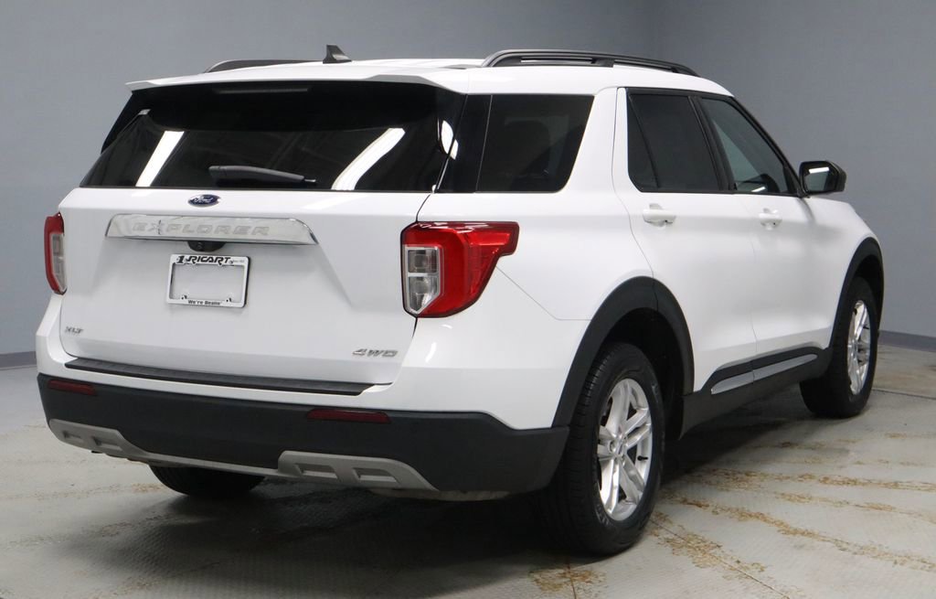 Certified 2022 Ford Explorer XLT w/ Equipment Group 202A image 11