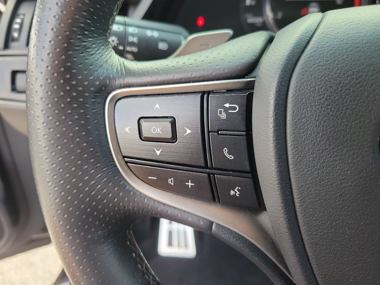 Used 2024 Lexus ES 350 F Sport w/ Accessory Package (Z2) FWD image 19