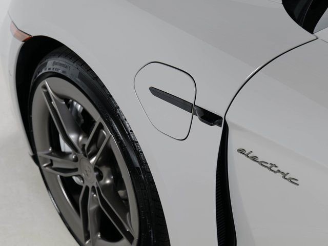 New 2025 Porsche Taycan Turbo image 29