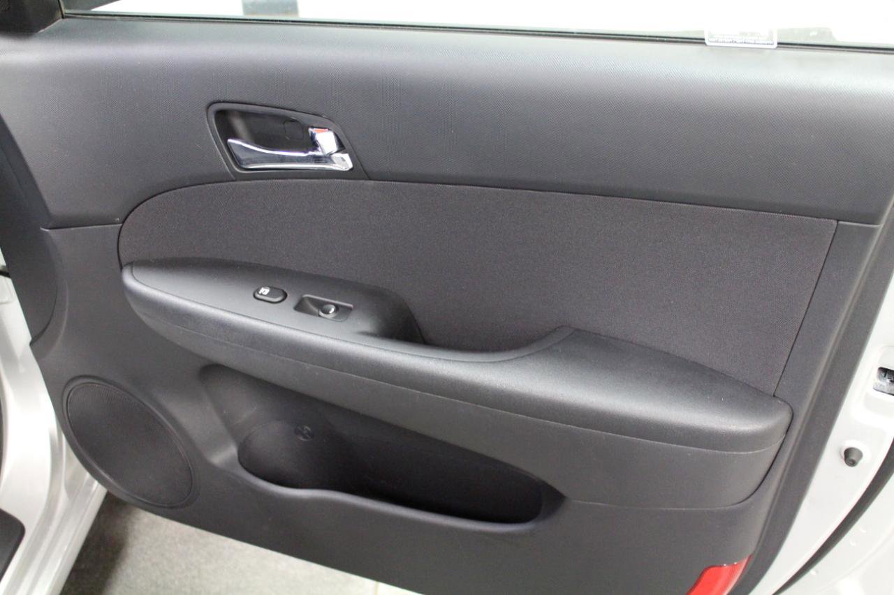 Used 2012 Hyundai Elantra w/ Preferred Pkg FWD image 21