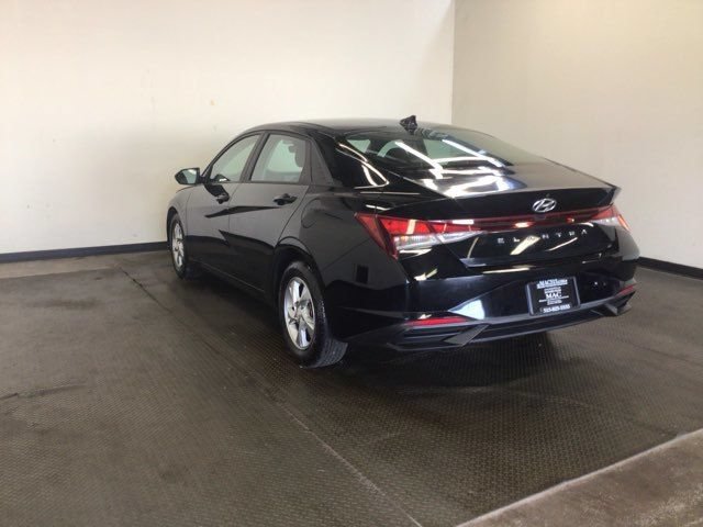 Used 2023 Hyundai Elantra SE FWD image 6
