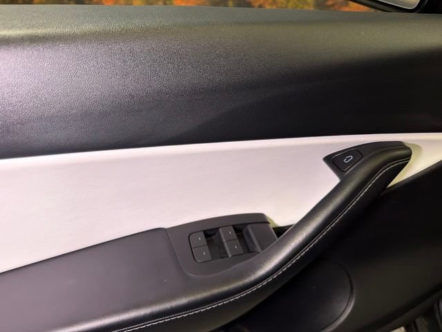 Used 2022 Tesla Model Y Performance AWD/4WD image 25