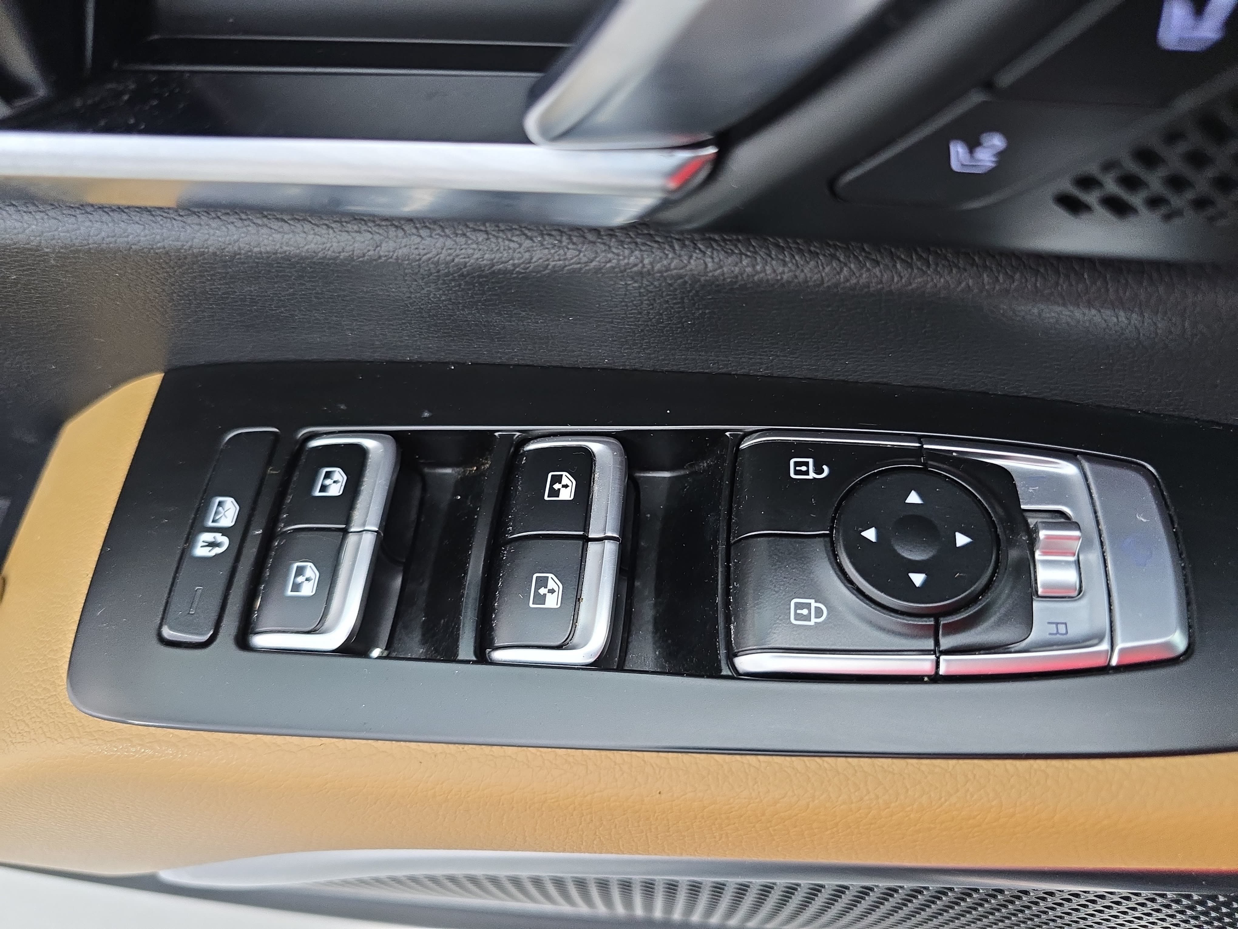 Used 2021 Kia Telluride SX w/ Nightfall Edition Package AWD/4WD image 29