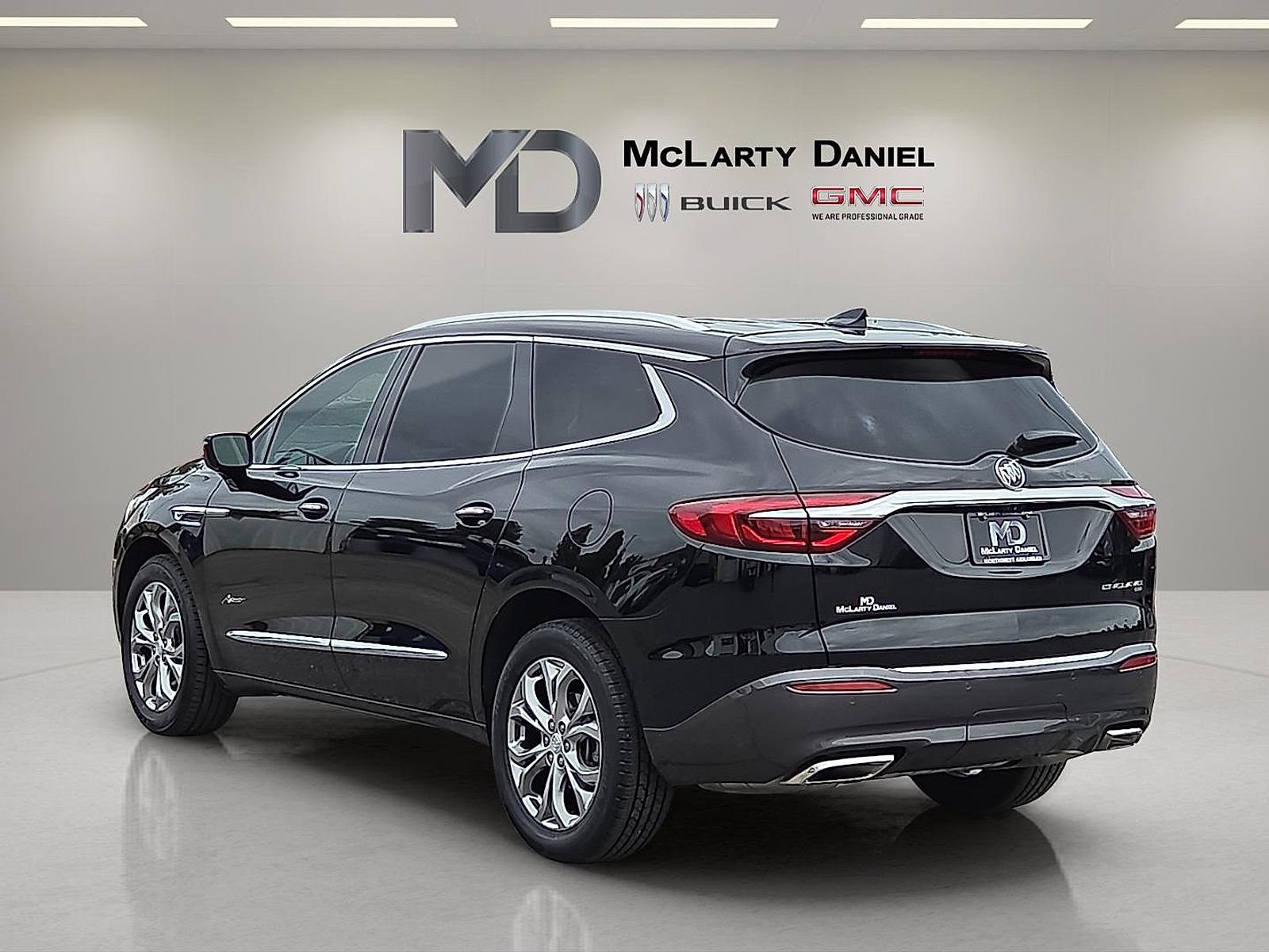 Certified 2019 Buick Enclave Avenir w/ Avenir Technology Package AWD/4WD image 12