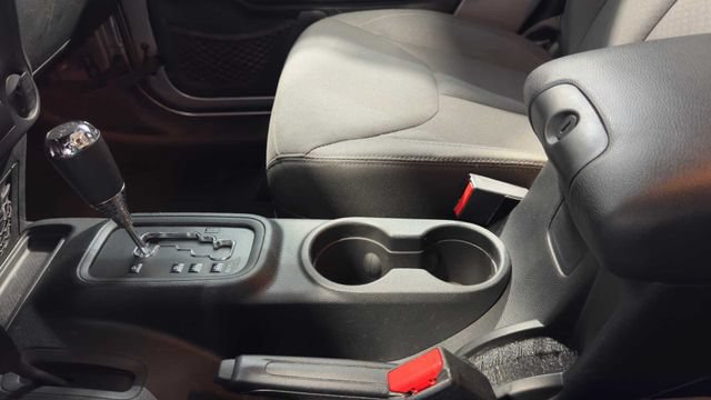 Used 2018 Jeep Wrangler Sport AWD/4WD image 29