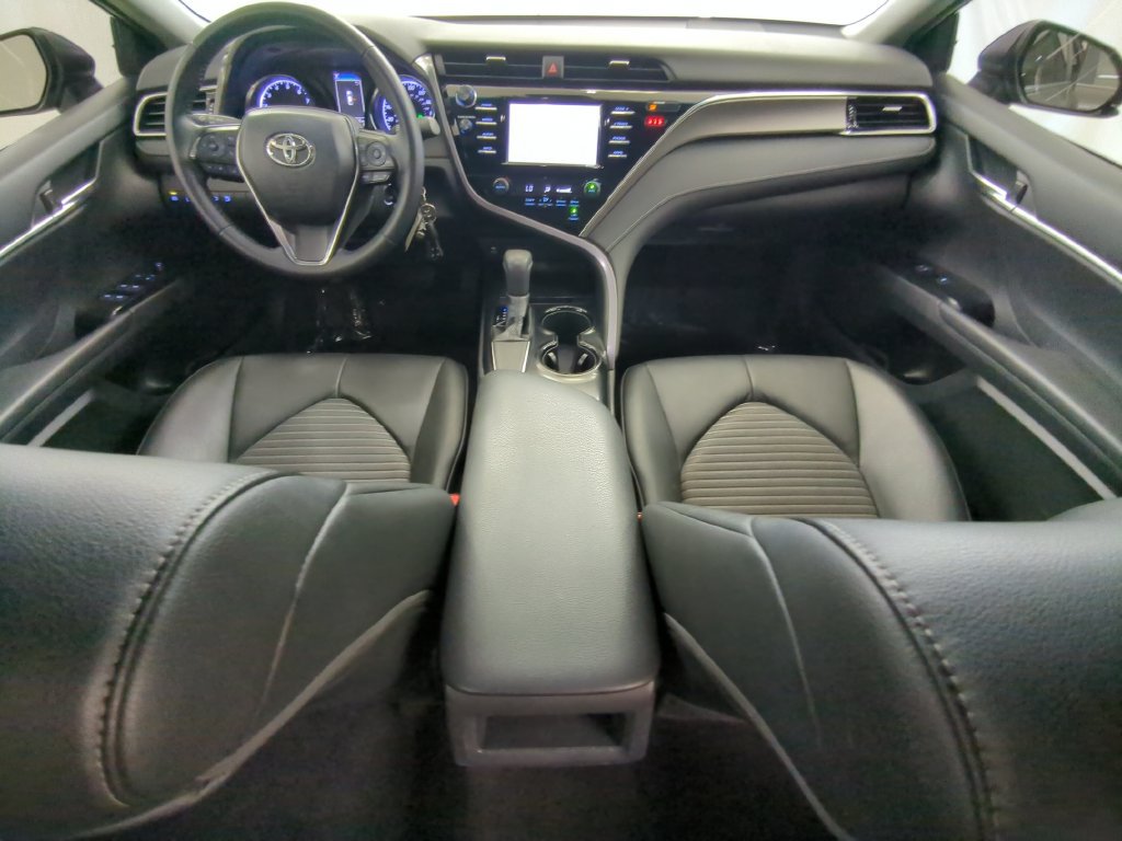 Used 2018 Toyota Camry SE w/ Moonroof Package FWD image 13