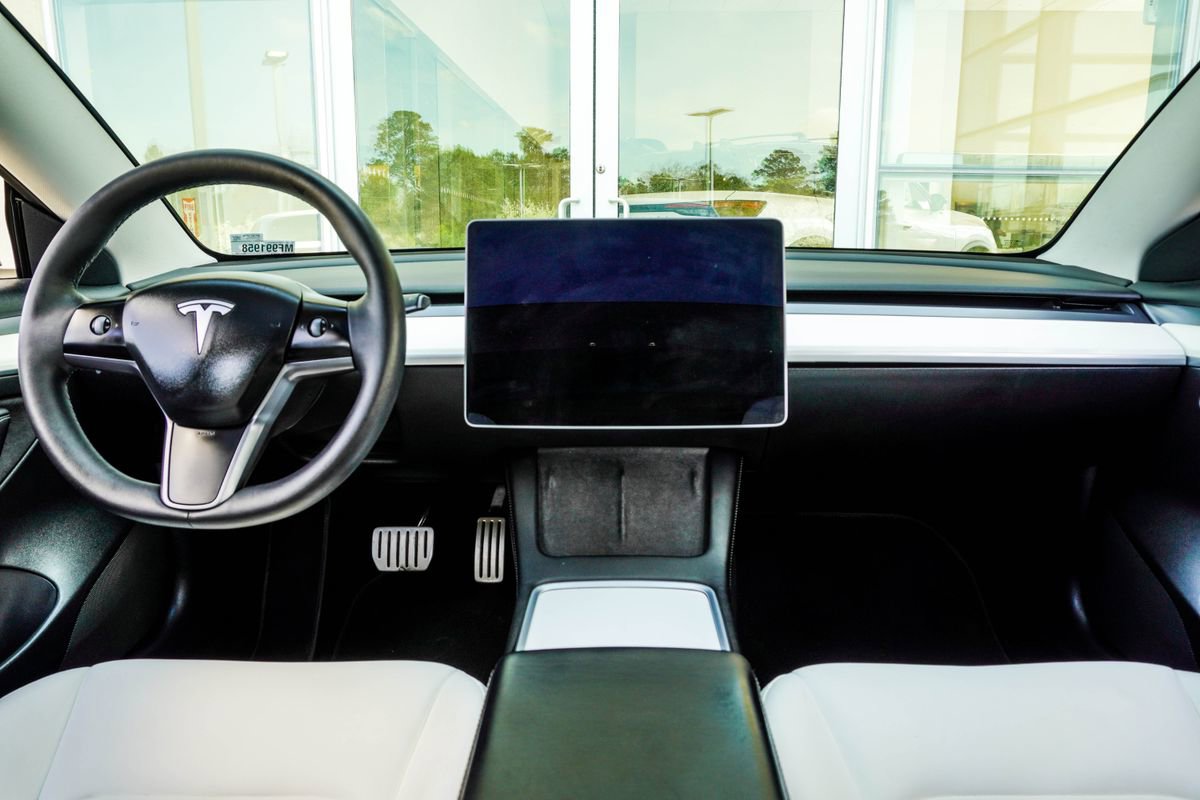 Used 2021 Tesla Model 3 Performance image 5