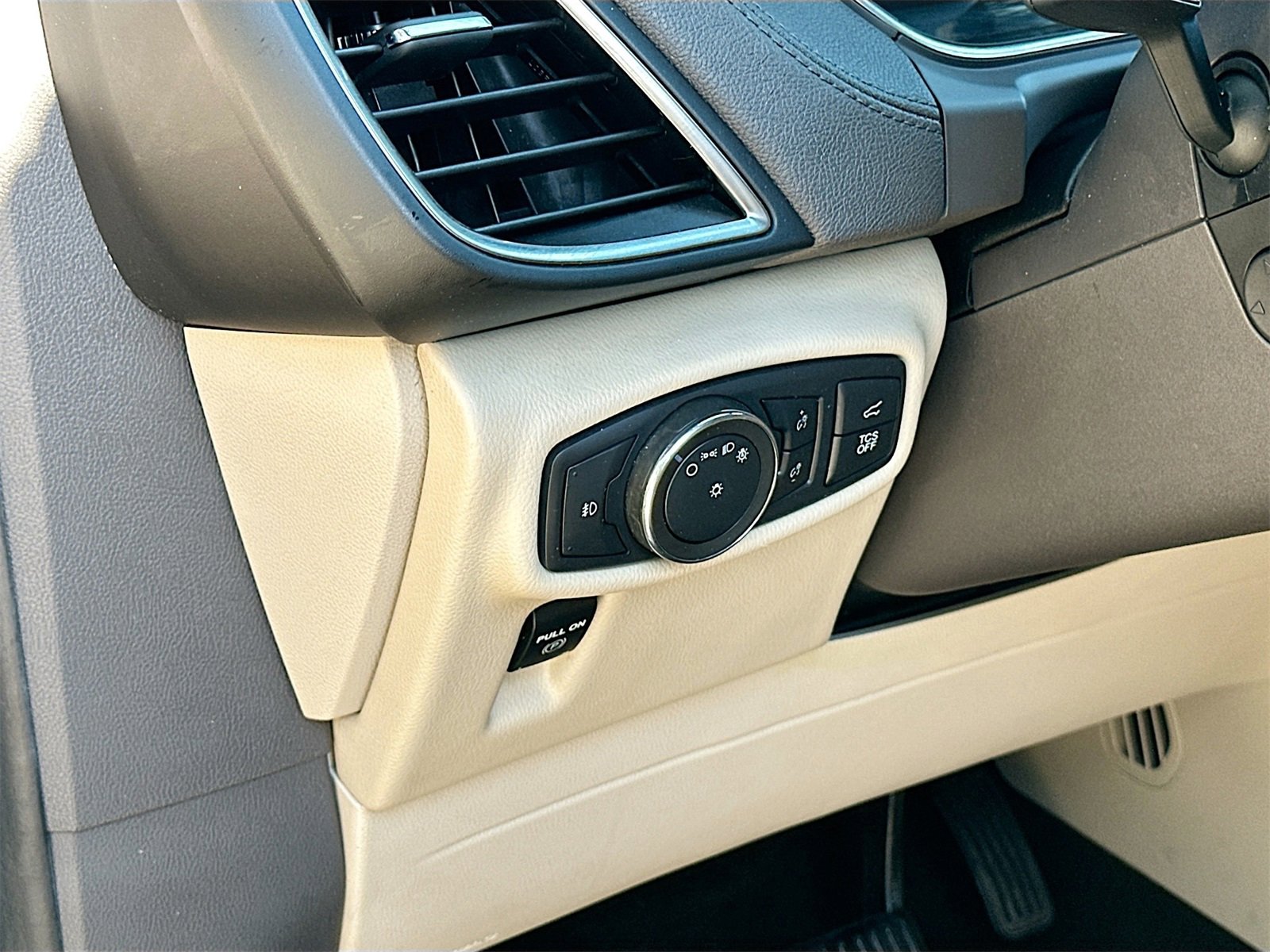 Used 2020 Lincoln Nautilus Reserve image 10