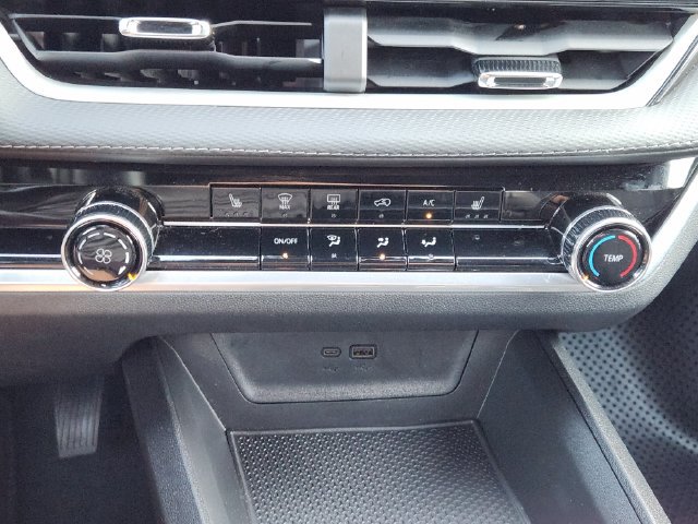 Used 2026 Chevrolet Equinox LT FWD image 21