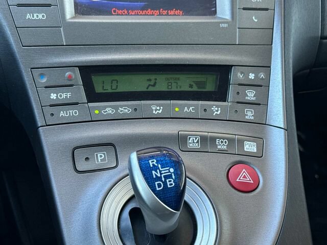 Used 2015 Toyota Prius Two w/ Preferred Accessory Package FWD image 23