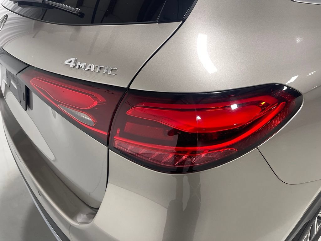 Used 2023 Mercedes-Benz GLC 300 4MATIC image 13