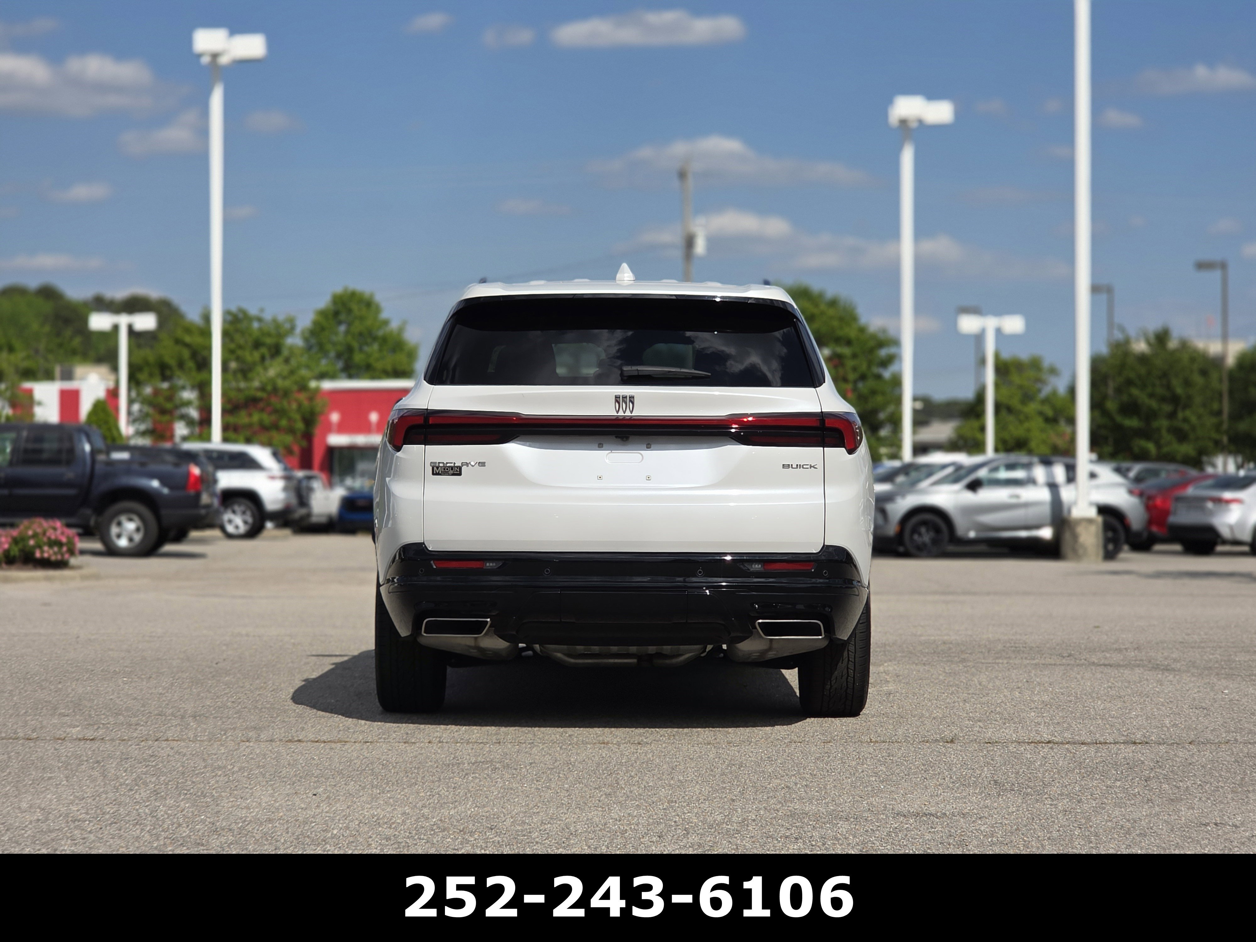 Used 2025 Buick Enclave Sport Touring w/ Super Cruise Package FWD image 6