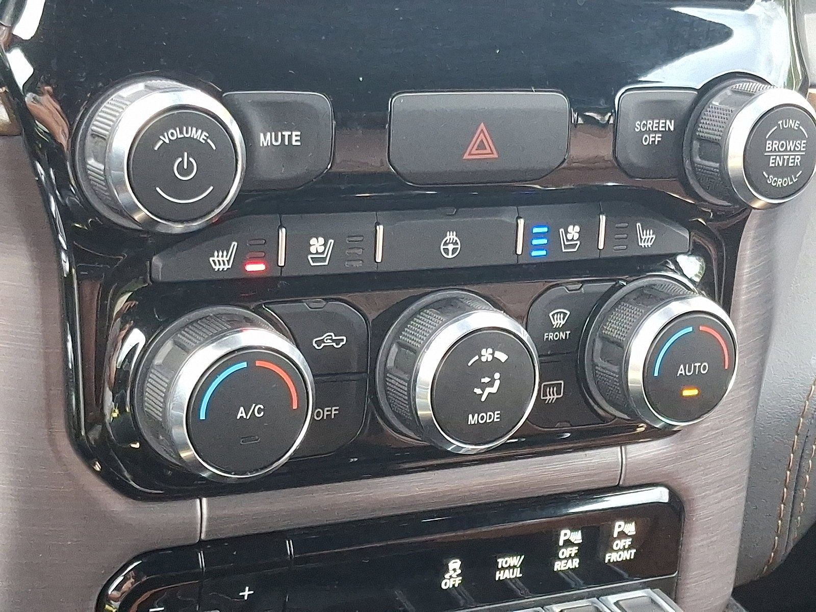 Certified 2022 RAM 1500 Limited w/ Bed Utility Group image 16