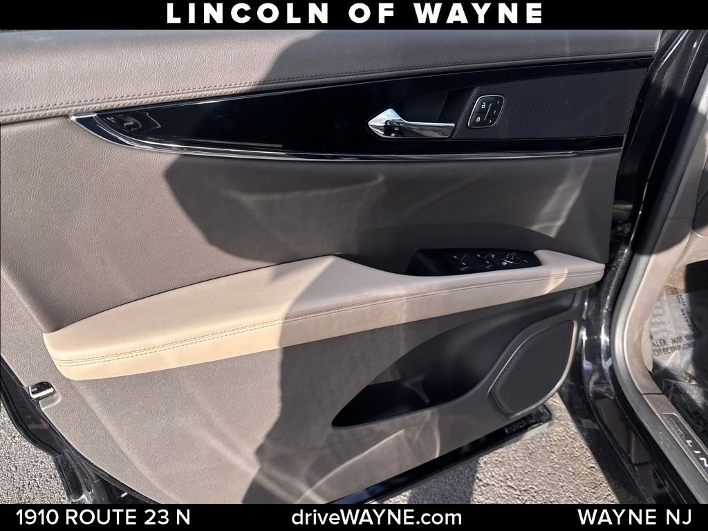 Certified 2022 Lincoln Nautilus Reserve image 12