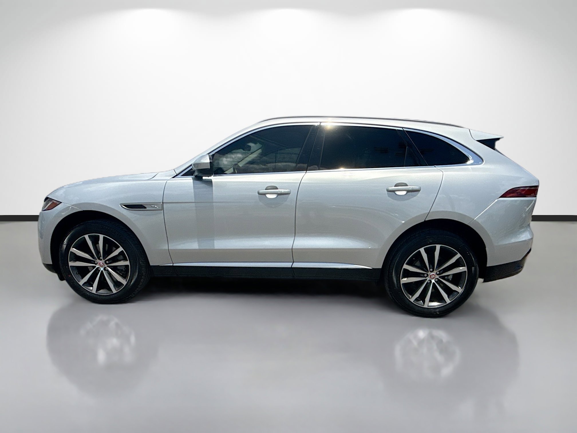 Used 2022 Jaguar F-PACE S AWD/4WD image 6