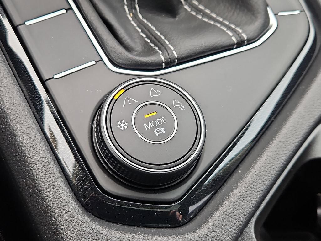 New 2026 Volkswagen Taos SEL AWD/4WD image 11