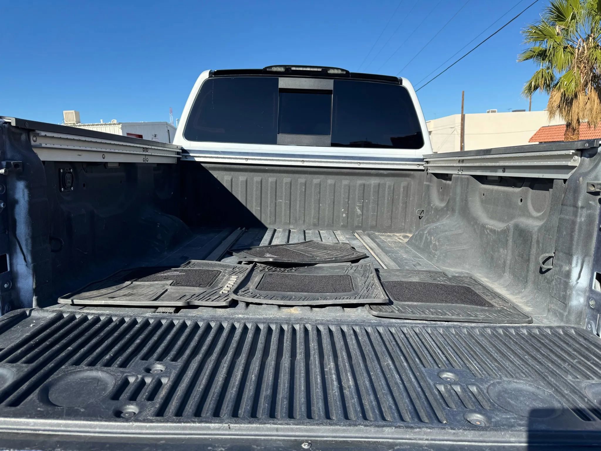 Used 2017 Nissan Titan Platinum Reserve image 33