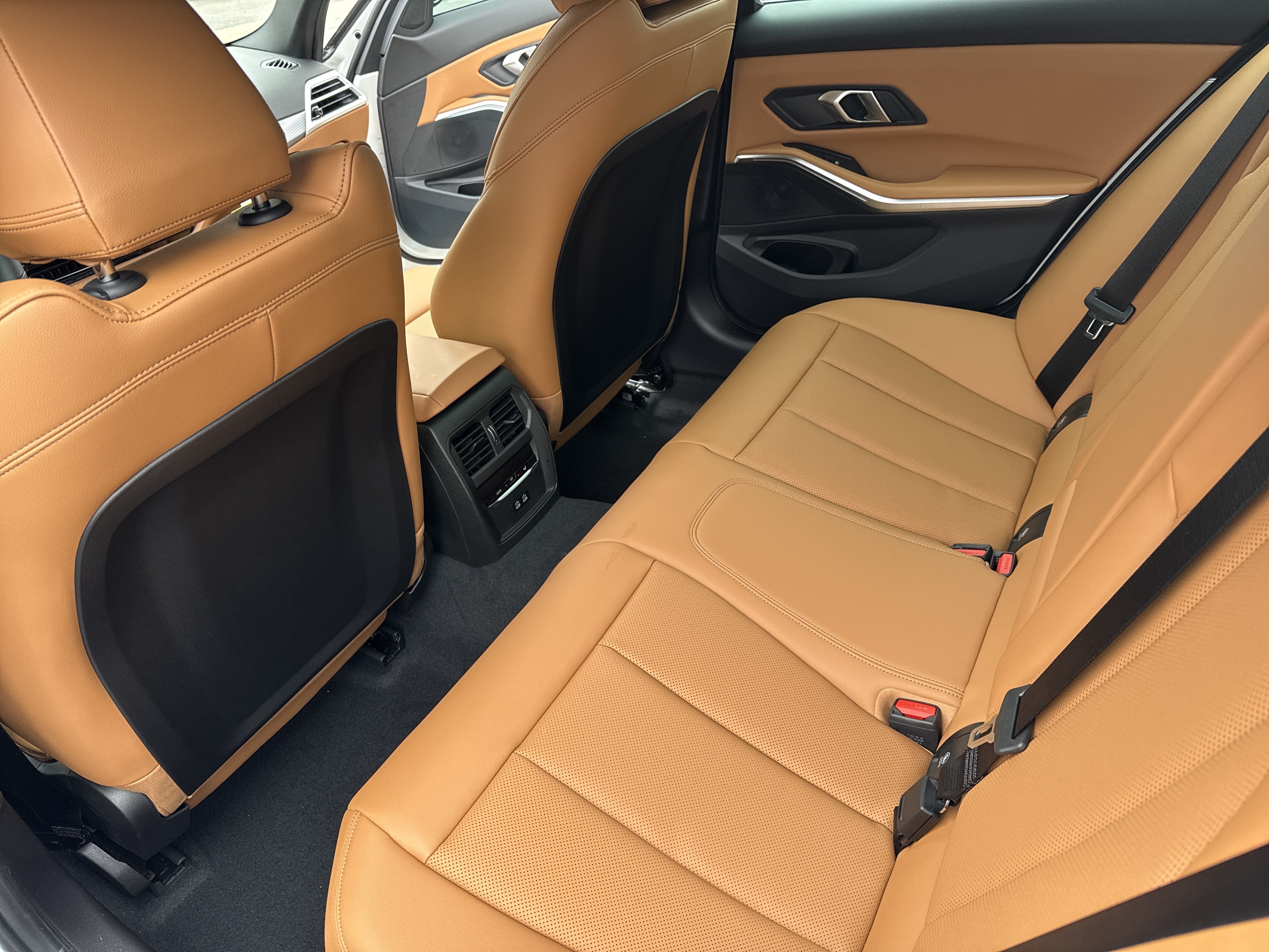 Used 2026 BMW 330i Sedan w/ M Sport Package RWD image 29