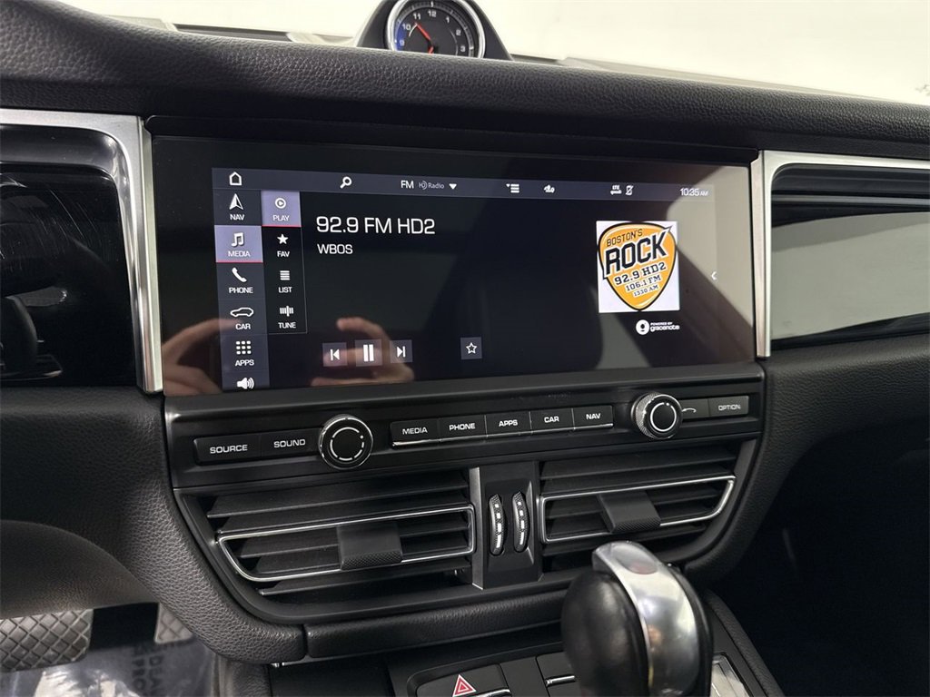 Certified 2021 Porsche Macan S image 28