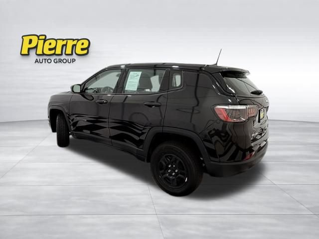 Used 2021 Jeep Compass Sport image 2