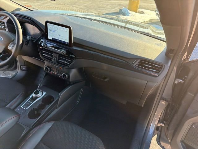 Used 2025 Ford Escape ST-Line Select AWD/4WD image 36