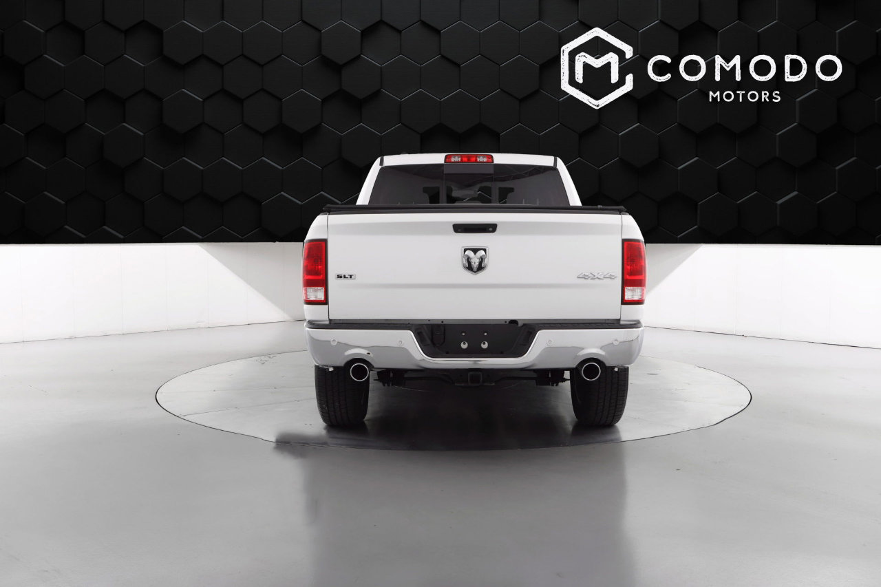 Used 2017 RAM 1500 Classic SLT w/ SLT Plus D￩cor Group image 4