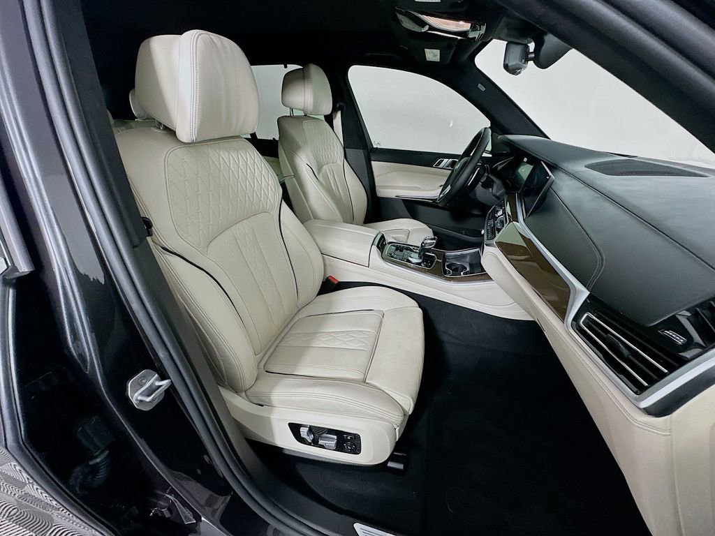 Used 2020 BMW X5 xDrive50i w/ Executive Package AWD/4WD image 29